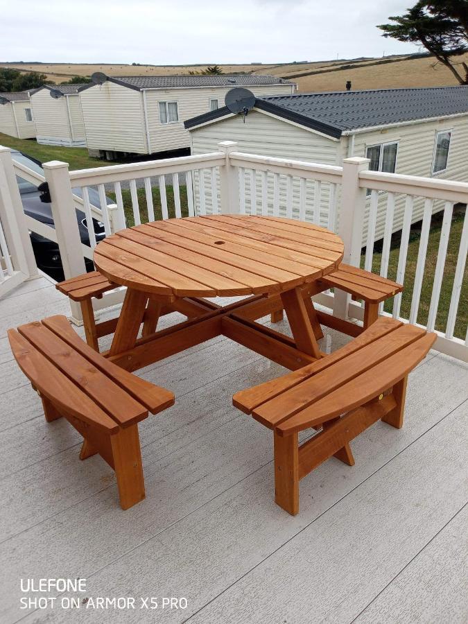 Отель Newquay Bay Porth Caravan Экстерьер фото