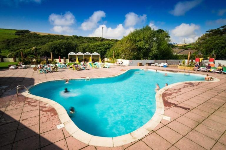 Отель Newquay Bay Porth Caravan Экстерьер фото